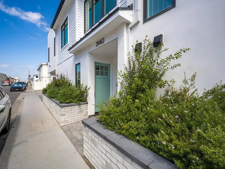 3940 Seashore Dr — Photo 56