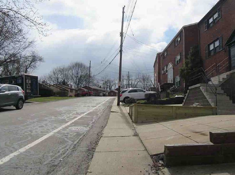 2nd image of 595 Lucia Dr