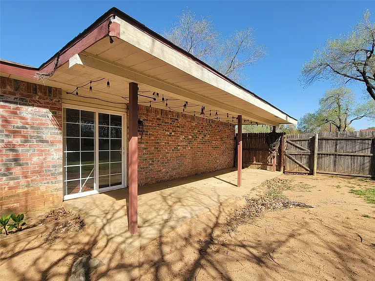 503 Westover Dr — Photo 11