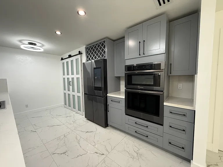 1209 NE 6th Ave — Photo 5