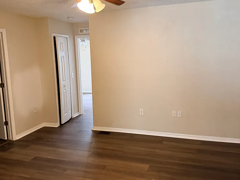 9963 Ashburn Lake Dr — Photo 12
