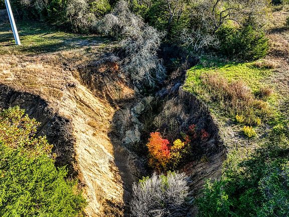 4th image of 6717 Prihoda Rd