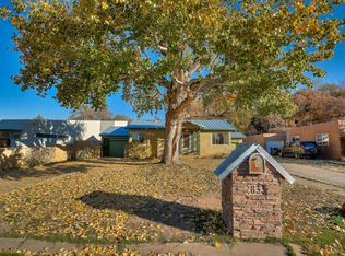 833 Floretta Dr NW, Albuquerque, NM 87107