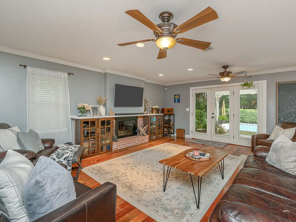 1st image of 629 Merioneth Dr NE