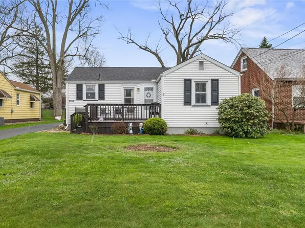 1104 Leslie St, Sharon, PA 16146