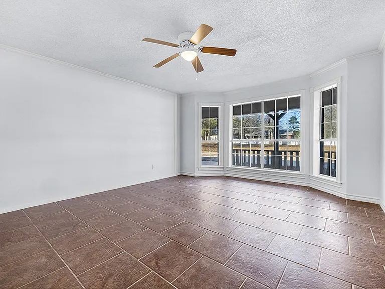 2607 Lonnie Ln — Photo 32