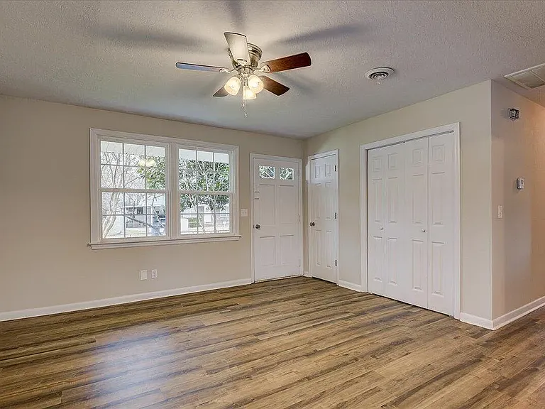 3316 Sylvester Dr — Photo 3