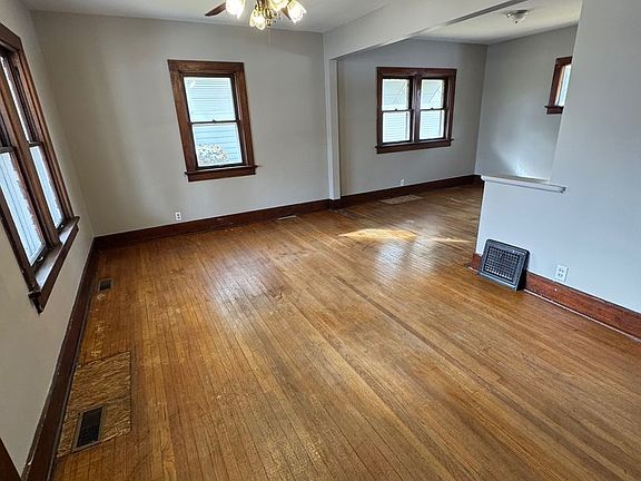 5th image of 1211 Bell Ave