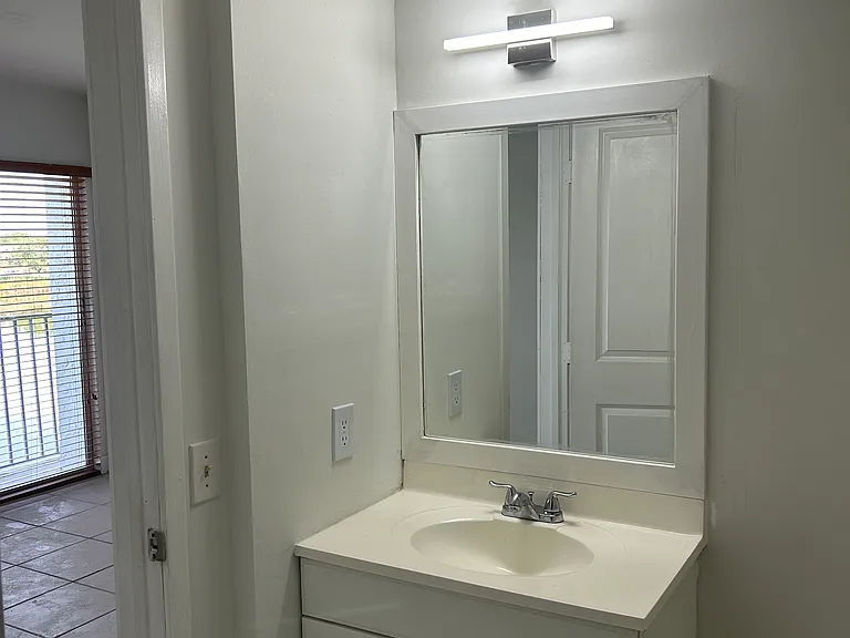 8720 N Sherman Cir #307 — Photo 10