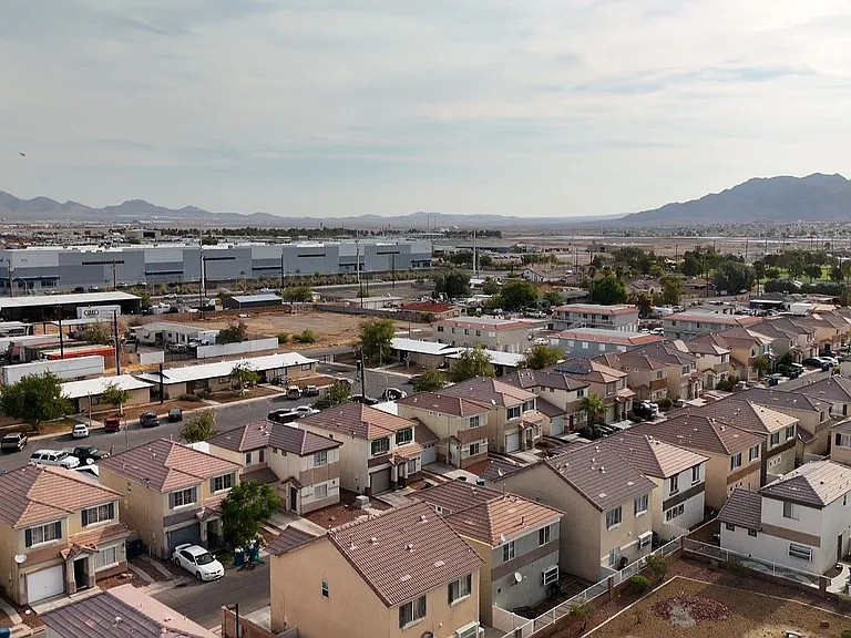 5162 Paradise Skies Ave — Photo 26