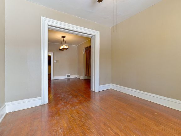 2nd image of 7625 S Dante Ave