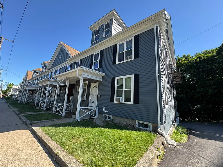 90 Amherst St #B2 — Photo 1