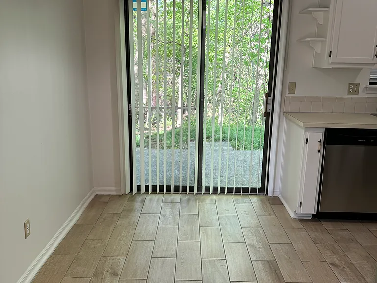7800 N Camden Ave — Photo 3