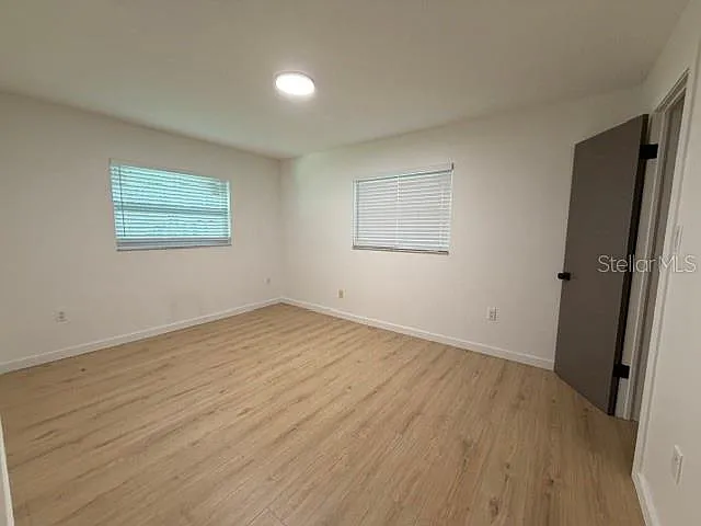 1405 Park Lake St — Photo 5