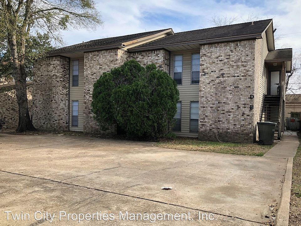 1st image of 2610A Pecan Knoll St