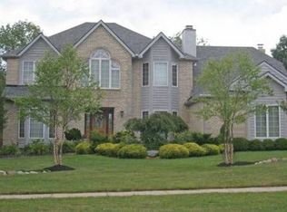 9933 Royal Valley Dr, North Royalton, OH 44133