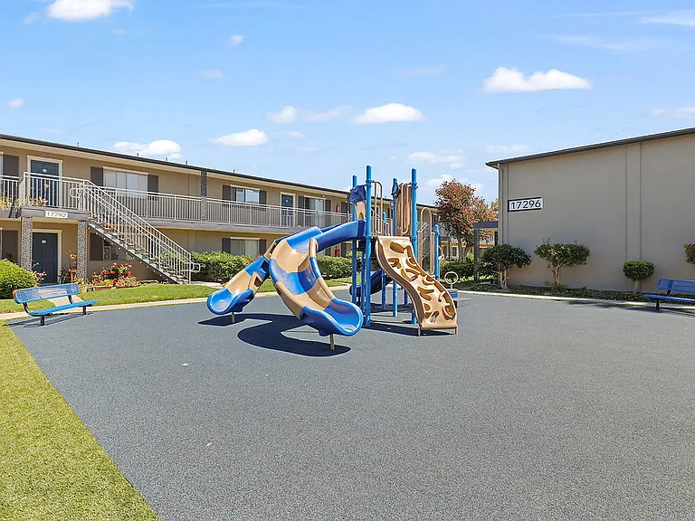 Valley Park — Photo 32