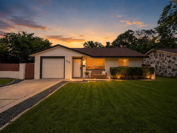 512 Lake Dr, Kerrville, TX 78028