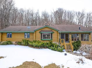 4621 Beaver Dam Rd, West Bend, WI 53090