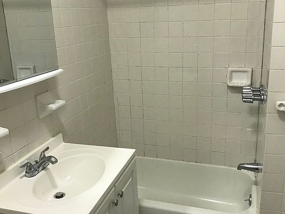 5th image of 2320 32nd St