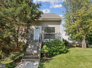 132 N Bedford St #B, Arlington, VA 22201