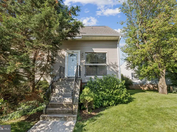 132 N Bedford St #B, Arlington, VA 22201