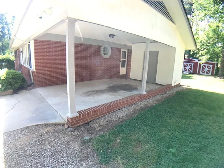 6909 Justice Dr — Photo 4