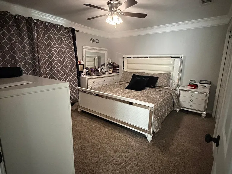 4540 Eltham Park — Photo 3
