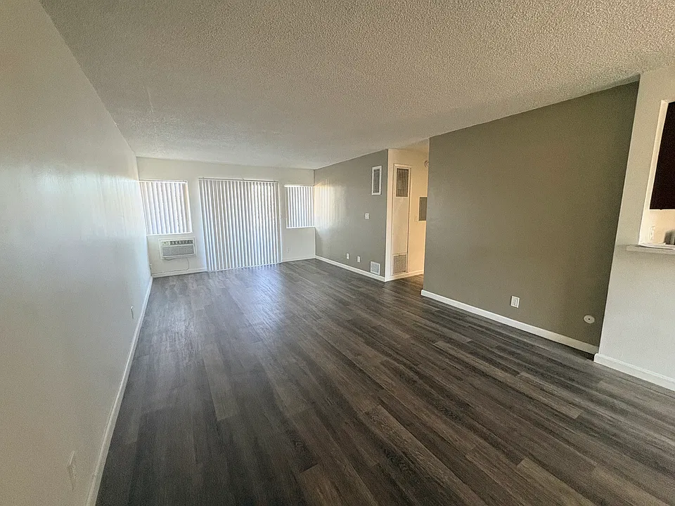 15022 Vanowen St #212