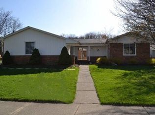 5767 Larkins Dr, Troy, MI