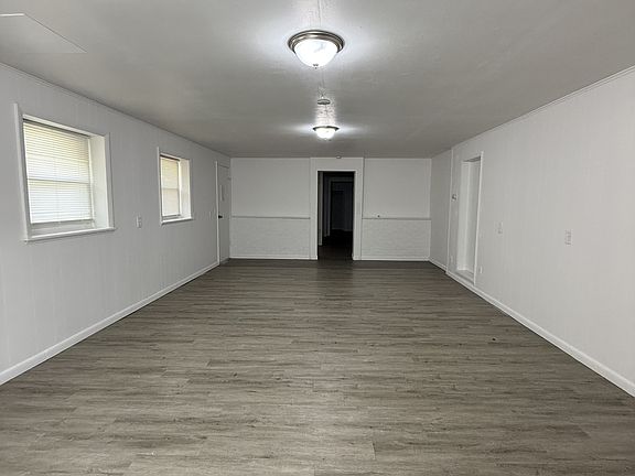 3rd image of 521 Savoy Ave