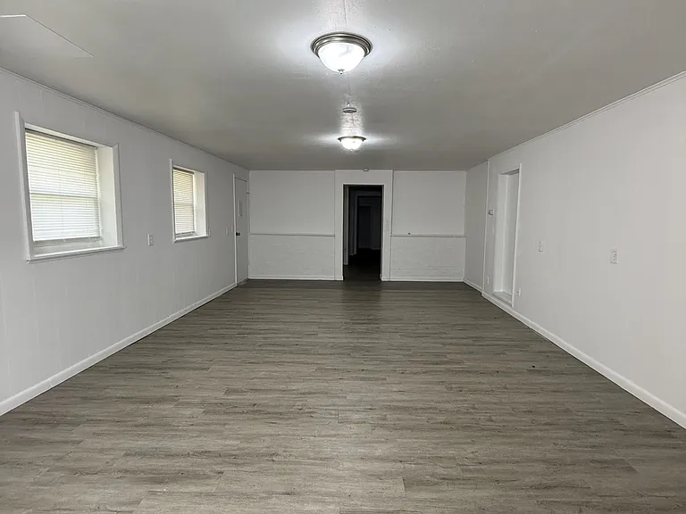 521 Savoy Ave — Photo 3