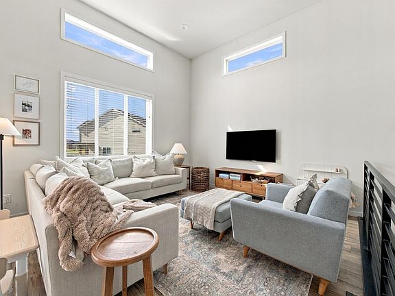 4th image of 2136 W Allison Ln