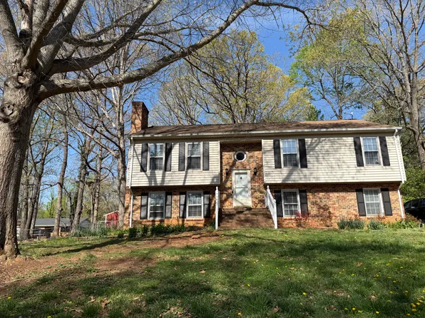 287 Deerfield Ln, Lynchburg, VA 24502