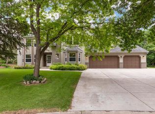 9339 Hillside Trl S, Cottage Grove, MN 55016