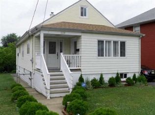 1129 Stonewall Ln, Secaucus, NJ 07094