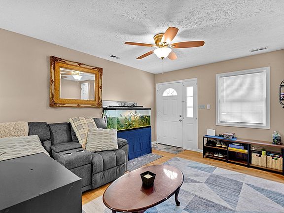 4th image of 606 E Sherwood Hills Dr