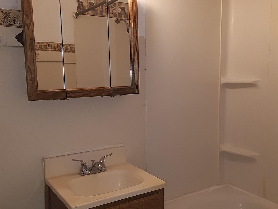 1st image of 120 6th Ave W #10441348