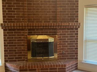 2009 Dena Dr, Edmond, OK 73003