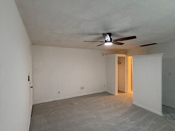 4th image of 604 Georgetown East Dr #E