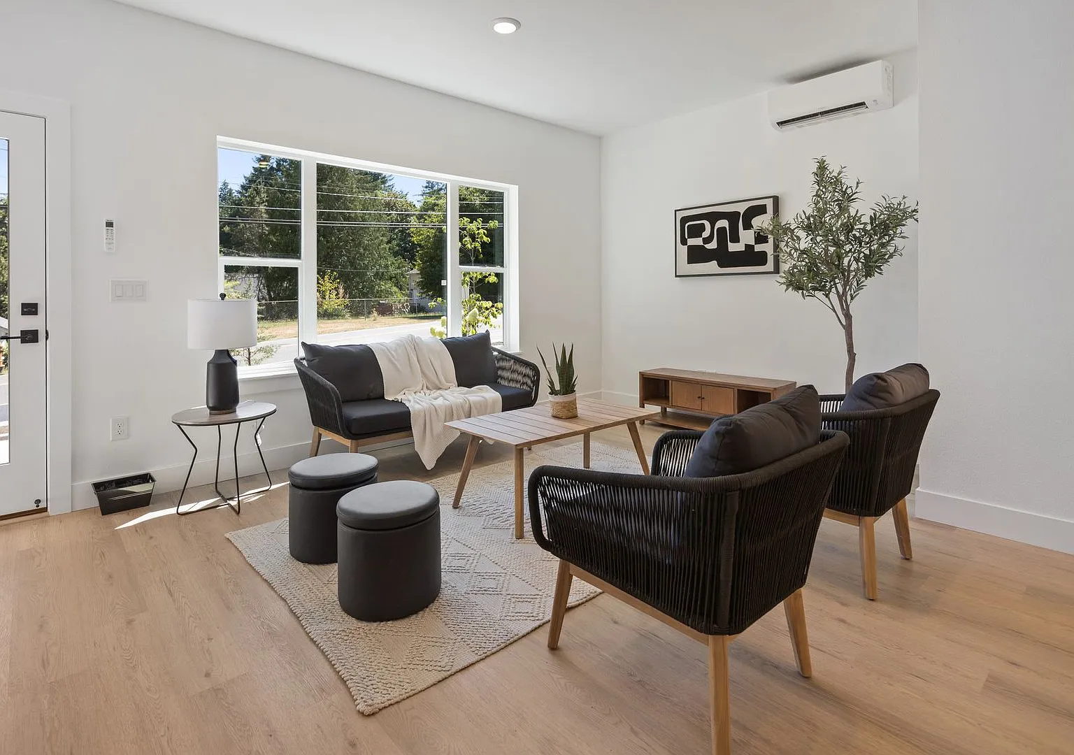 Brand-New Modern Home for Rent in SW Portland — Photo 4