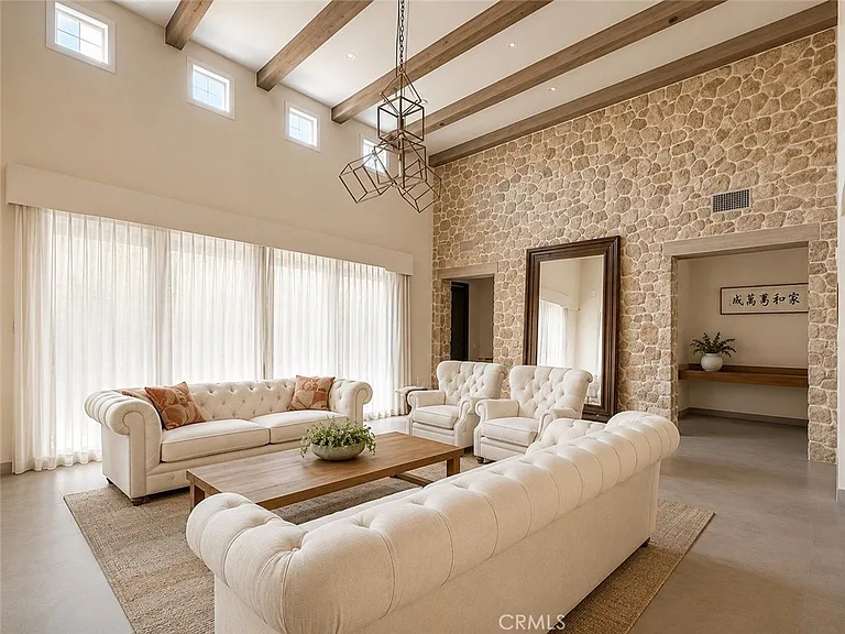 119 Sunset Cv — Photo 3