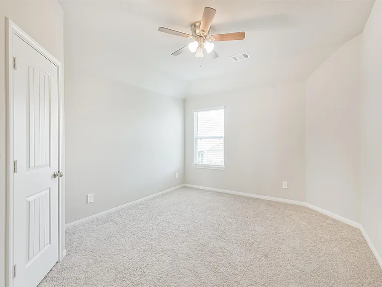 2934 Lawrence Park Ct — Photo 33