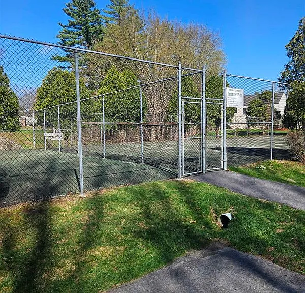 18 Landsdown Dr #18 — Photo 18