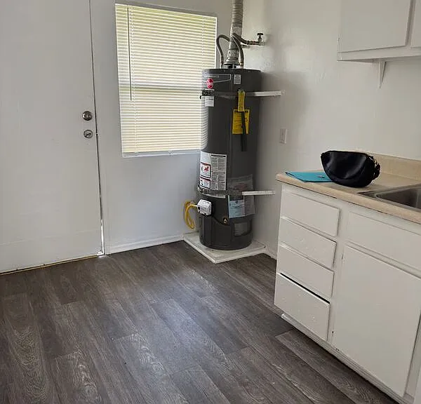 834-846 N Davidson Ave #838-1 — Photo 4