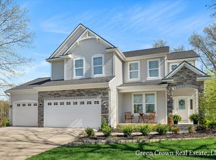 8932 N Wolven Ridge Ct, Rockford, MI 49341