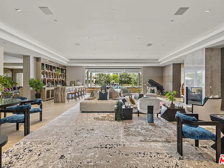 616 N Beverly Dr — Photo 5