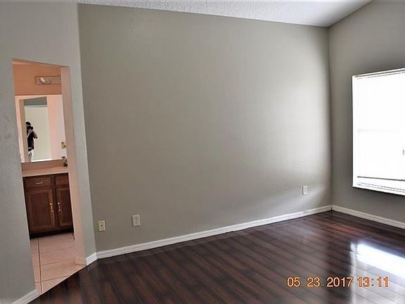 2nd image of 15 Vanna Ct