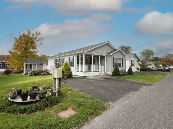 31 Greenlawn Drive, Danbury, CT 06810