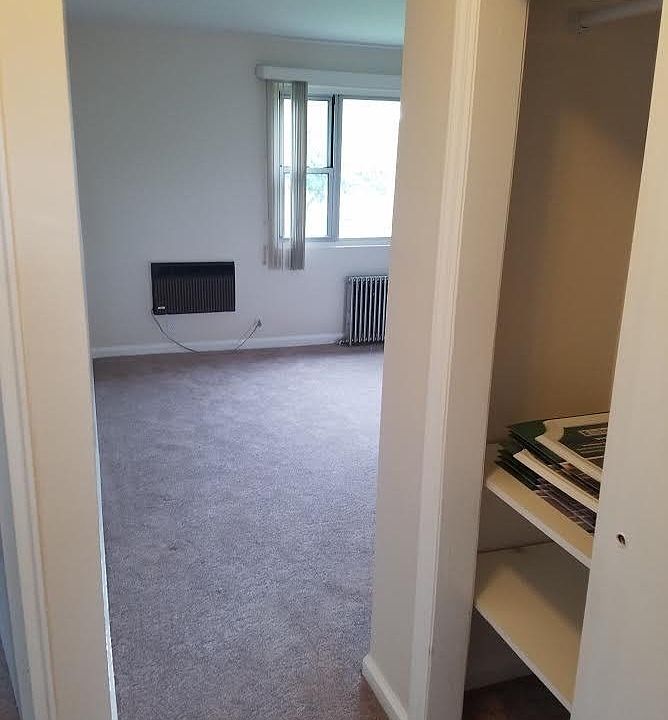 1st image of 953 Fenwood Dr
